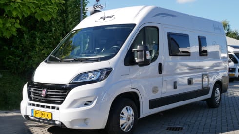 Mclouis 4 Menfys S-Line , 2 Sleeps / 4 Seats.
