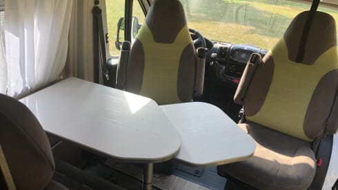 George III – 4p Pössl bus uit 2019