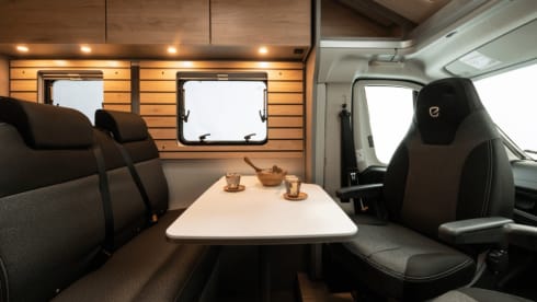Jura – Elddis Whirlwind GT 74DI (modello 2027), 4 posti letto