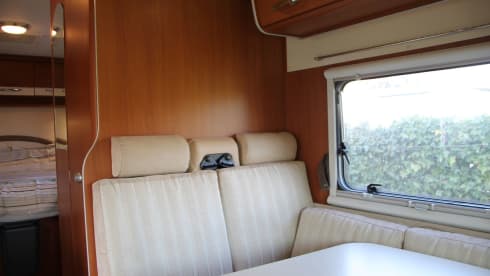 Super nice Mc Louis 4 person camper with various extras