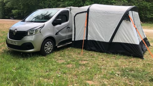 Sid – 2 Berth Renault Off-Grid Campervan
