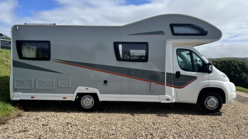 The Adventurer – 6 berth Peugeot AutoQuest 180 