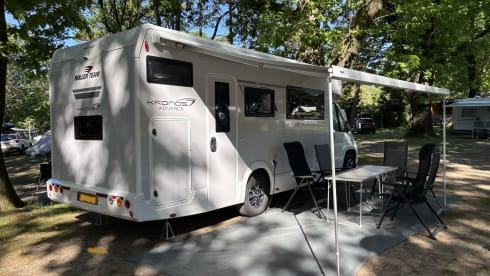 Luxus-Rollstuhlwagen Rollerteam Kronos 2024 – für die ganze Familie (160 x 200 cm Hubbett!!)