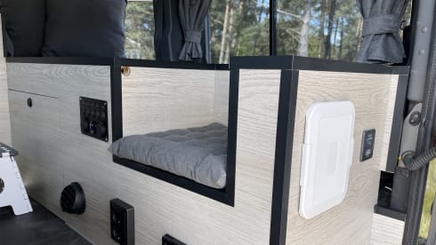 Louver – 2/3p Landrover Defender 110. Complete installation for your comfortable adventure
