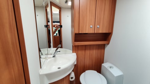 Complete 4-5-6 pers. familiecamper met airco