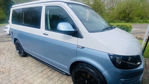 Valerie – 4 berth Volkswagen T6 Campervan
