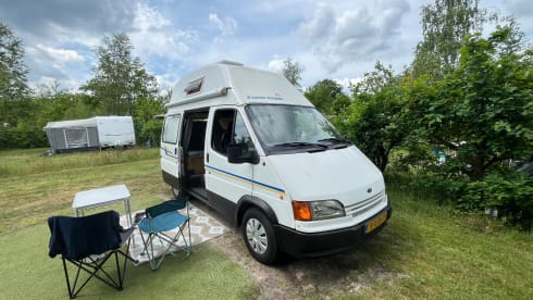 De Vrijbuiter – 7 Berth Chausson bus from 2013