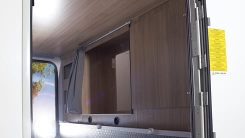Sun Living  – 6p recent family camper from 2021 - Sun Living alcove