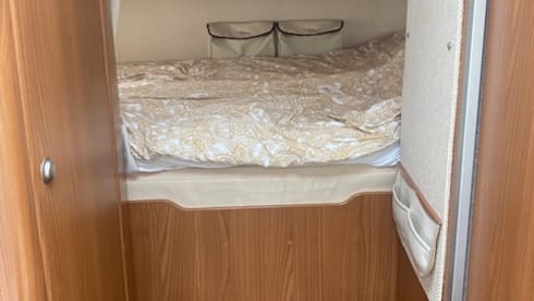 Luxury Hymer integral 4 pers. camper
