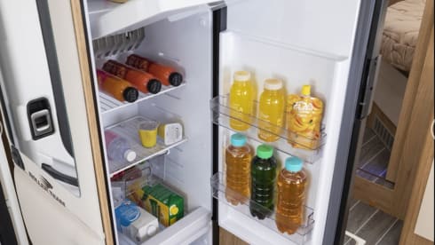 Rollerteam zefiro 266TL – Mooie nieuwe mobilhome/camper met alles op en aan van 2022!