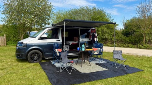 Buddy –  Volkswagen Campervan 2/4 berth Perfect for Adventure Hols! 