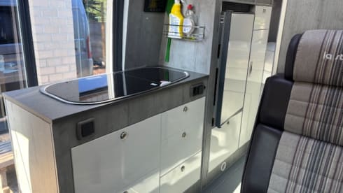  Premium bus camper, brand: La Strada -> length 6.40m