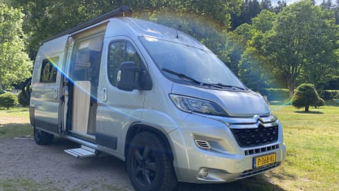 Igor – Tough Luxury Pössl/Clever campervan 2+1p Off-grid