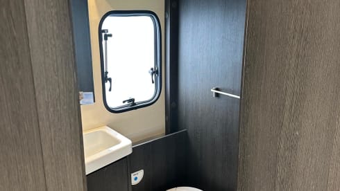 Wilderness – 6 berth Roller Team 690  Auto