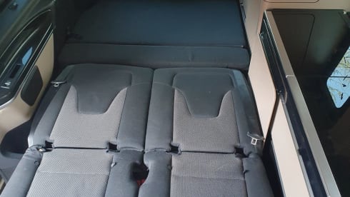 4p Mercedes-Benz camper bus. Euro 6 + automatic