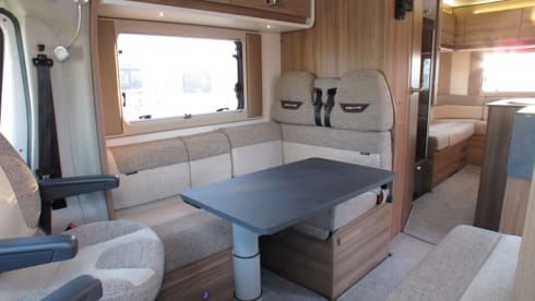 4 berth Swift Escape 674 Motorhome