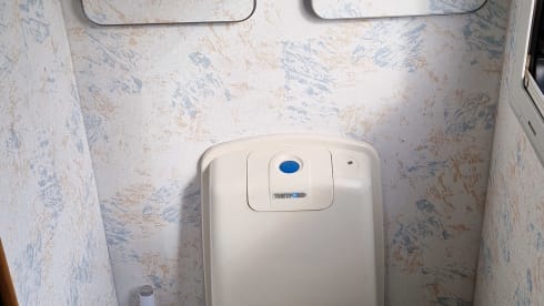 2 berth Peugeot semi-integrated from 2005