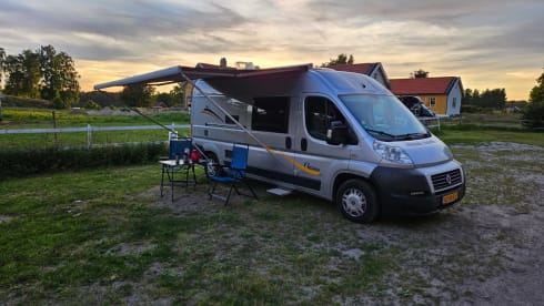 2p Sun Living bus uit 2009