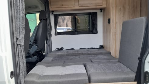BP70 – 4 Berth Campervan/Motohome - fully equipped for your next Adventure