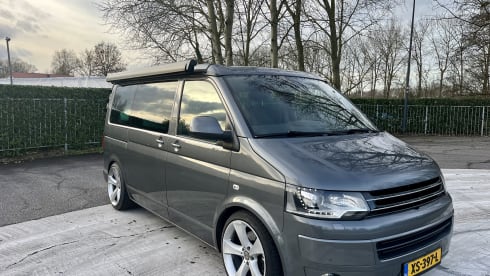 Multivanspecial – 4-seater Volkswagen bus from 2013