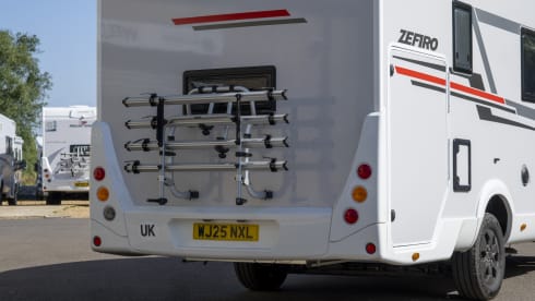 NXL – Zefiro 675 | 3 Large Beds | Family Bunk Bed Layout 