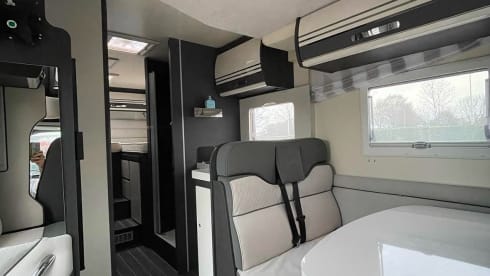 Roller 84 – ROLLER TEAM 284TL 5PERS. AUTOMATIQUE 2023 ENTIÈREMENT ÉQUIPÉE!