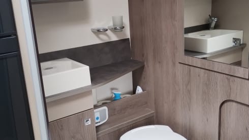 Leef – 4p Chausson semi-integrated from 2019