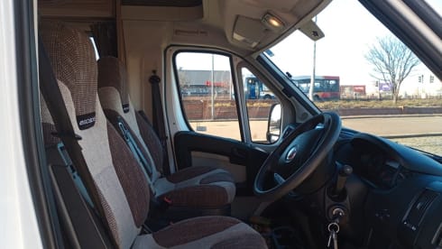 Simply The Best – Modello Swift Camper 4 Posti letto 2017 (Miss Suzi Swift)