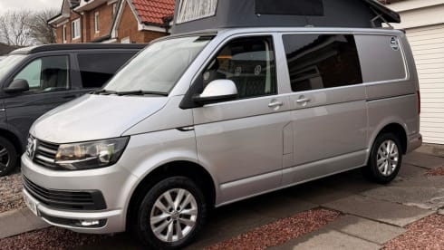 Hamish (INSURANCE INCLUDED IN PRICE!)  – Hamish the 4berth VW camper! INSURANCE INCLUDED IN PRICE!