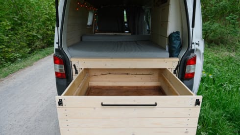 Gabby – 2p Volkswagen campervan uit 2012