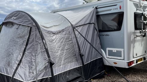 Rent & Drive! – 2 berth Peugeot Compact motorhome 2018