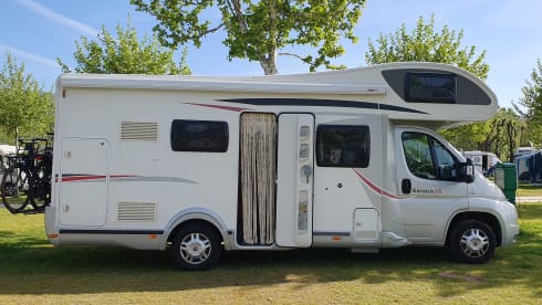 Lucky – Spacious and complete camper (7p-2012-euro5)