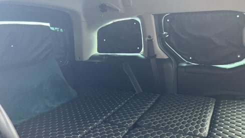 Betty the Berlingo – Citreon Berlingo microcamper - professional conversion