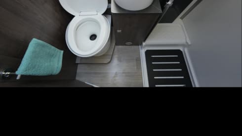 Cocoon 444 – 5p Ford semi-integrated uit 2025