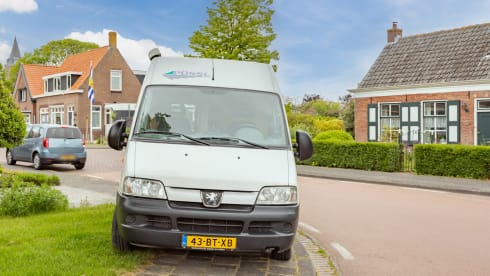 2p Peugeot campervan from 2003