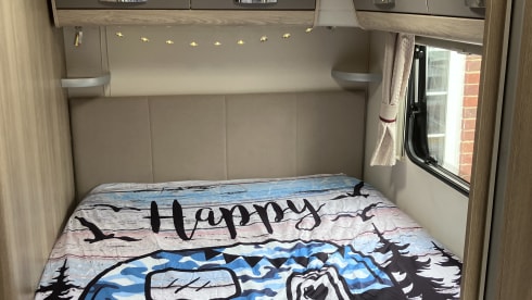 Tilly – 4 berth Spacious and comfortable with fixed french bed