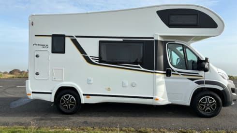 Beni – 6 Berth / 6 Seatbelt Benimar Primero 313