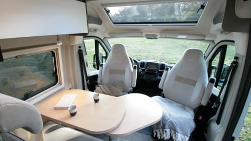 LMC Innovan 600 – Sturdy camper van with panoramic roof from 2022