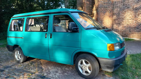 Kermit – Original Volkswagen t4 California 1994 6 persons off-grid