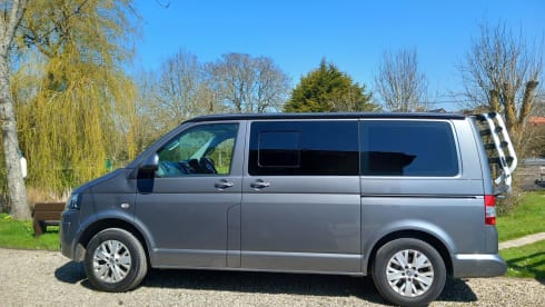 The Incredible Chris – 6 seater VW Campervan, Fully converted, 60,000 milage