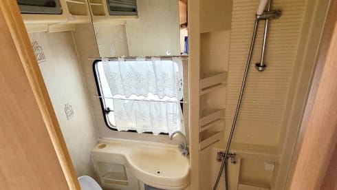 Freddy – "Camper Mansardato Fiat Ducato : Classico Vintage Familiare"