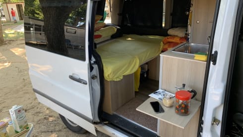 VitoVan – Freddy - Mercedes Vito camper for two people