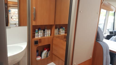 Dopey – Compact, self-sufficient, luxury Hymer