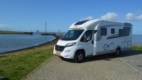 6 LMC T712 – LMC camper T712 4 persons