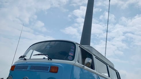 Bertie – Hire Bertie, our 1973 Volkswagen T2 Baywindow Campervan!