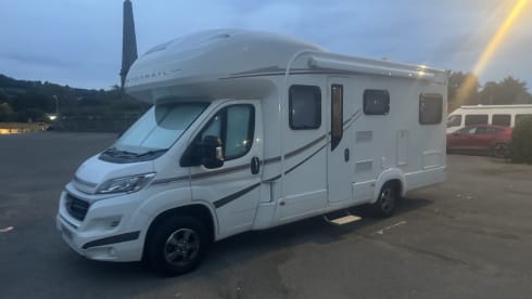 carrie the camper  – modern 6 berth camper 4 belts start your adventure now 