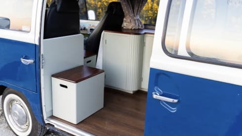 Wall E – 4 berth Volkswagen campervan from 1971