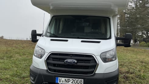 Robby – Geräumiges Wohnmobil mit 6 Sitz-& Schlafplätzen