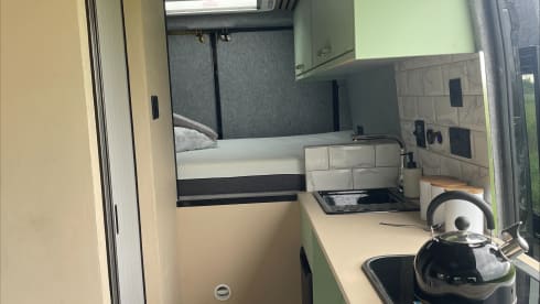 Charlie – Citroën-Bus mit 3 Schlafplätzen aus dem Jahr 2018