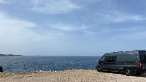 Malibu Van 640 LE – Malibu luxury bus camper